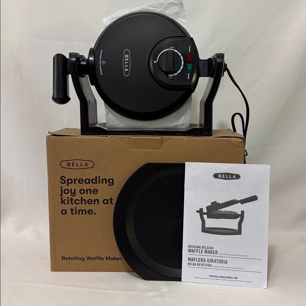 Bella Rotating Belgian Waffle Maker - Black